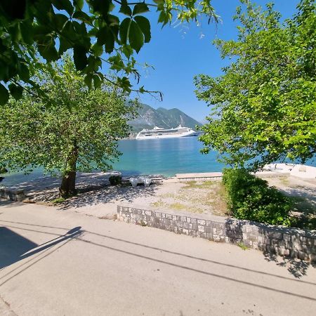 Apartment Jovan2,On The Beach With Free Wi-Fi Kotor Ngoại thất bức ảnh