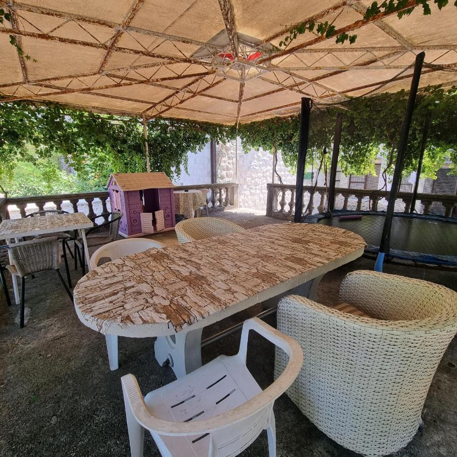 Apartment Jovan2,On The Beach With Free Wi-Fi Kotor Ngoại thất bức ảnh